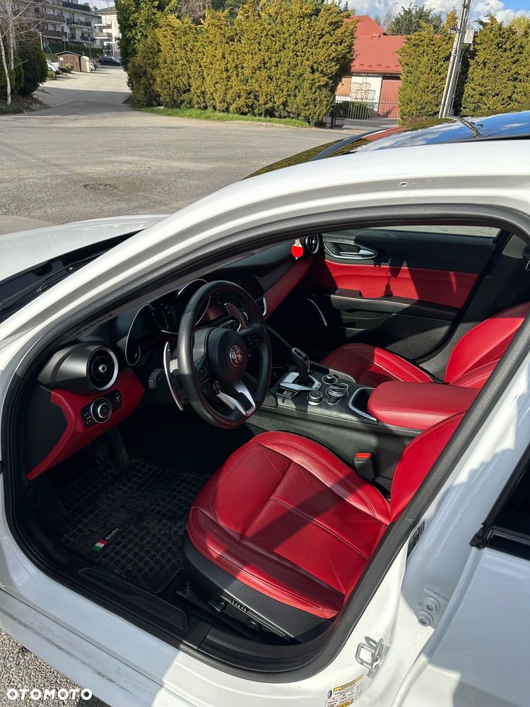 Alfa Romeo Giulia - 11