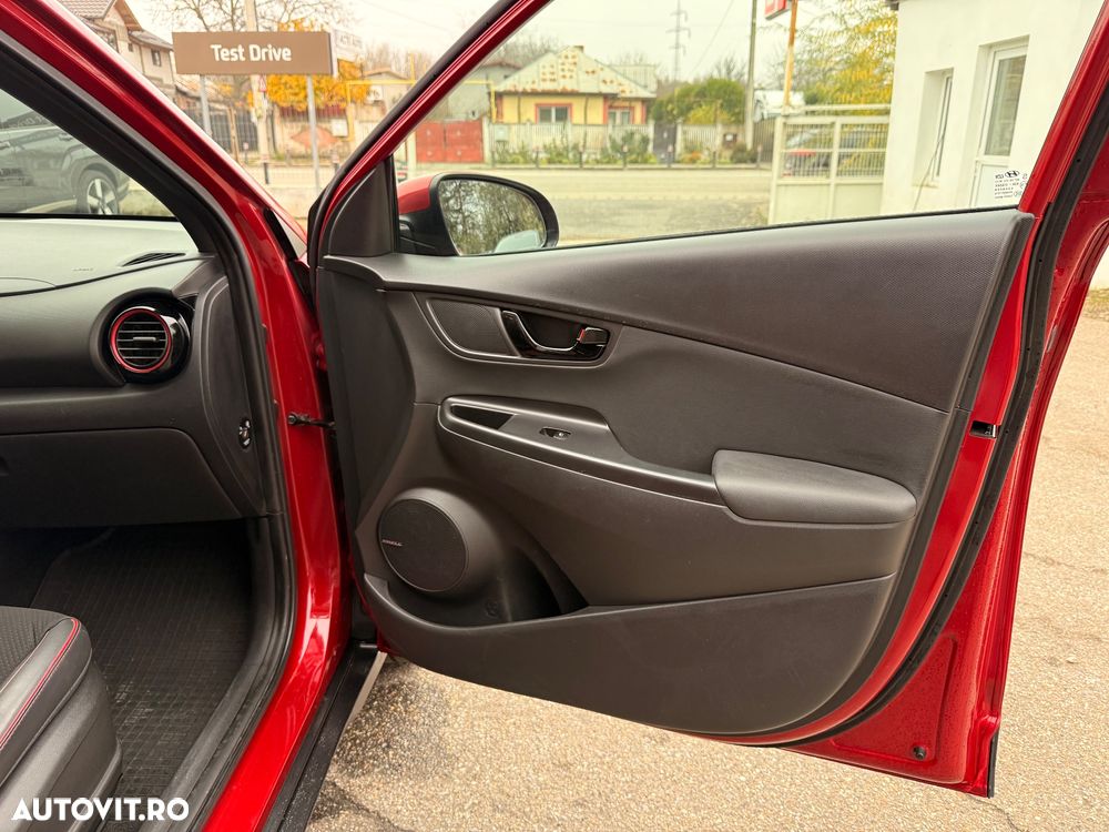 Hyundai KONA 1.6 T-GDI 4WD Aut. Premium - 29