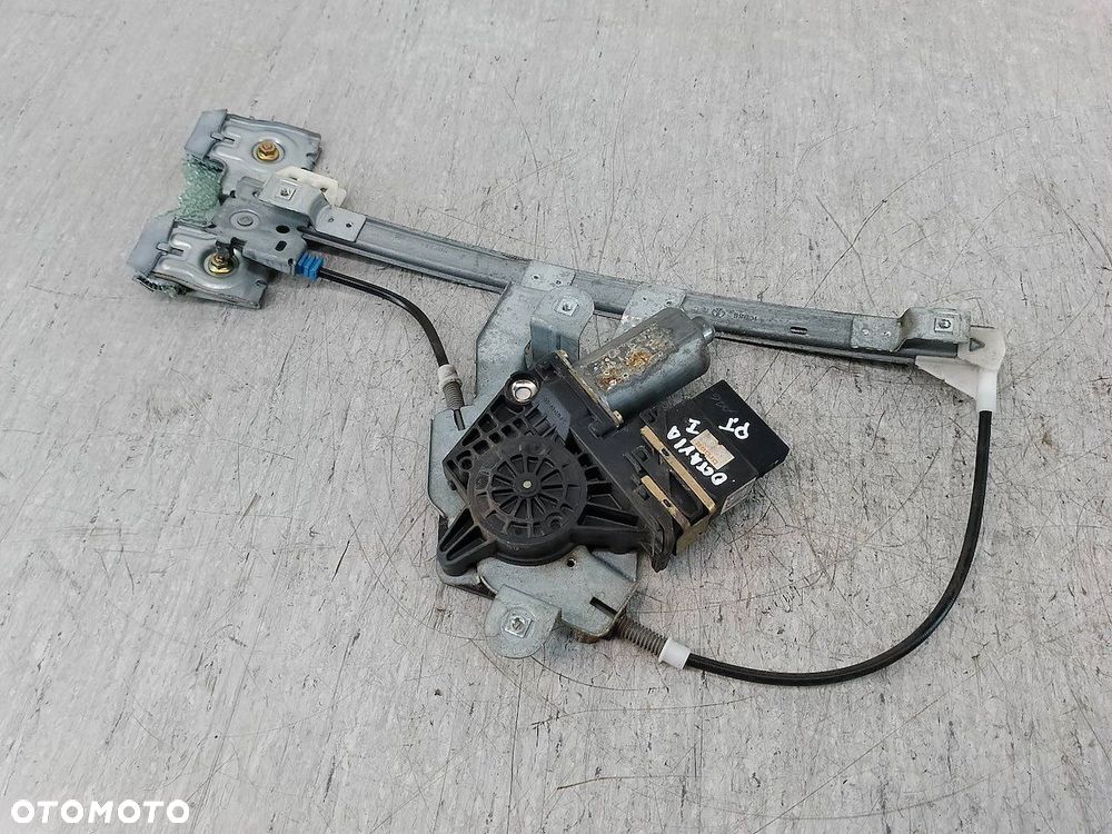 PODNOŚNIK SZYBY PRAWY TYŁ SKODA OCTAVIA I 101450-201 - 1