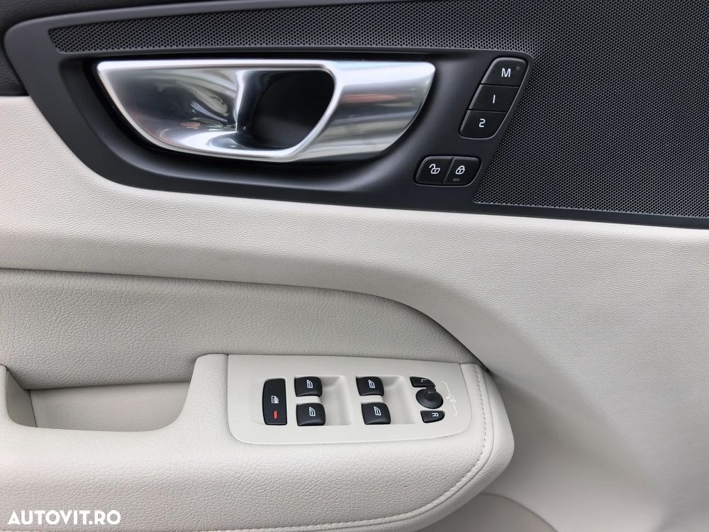 Volvo XC 60 T8 AWD Recharge Geartronic Inscription Expression - 24