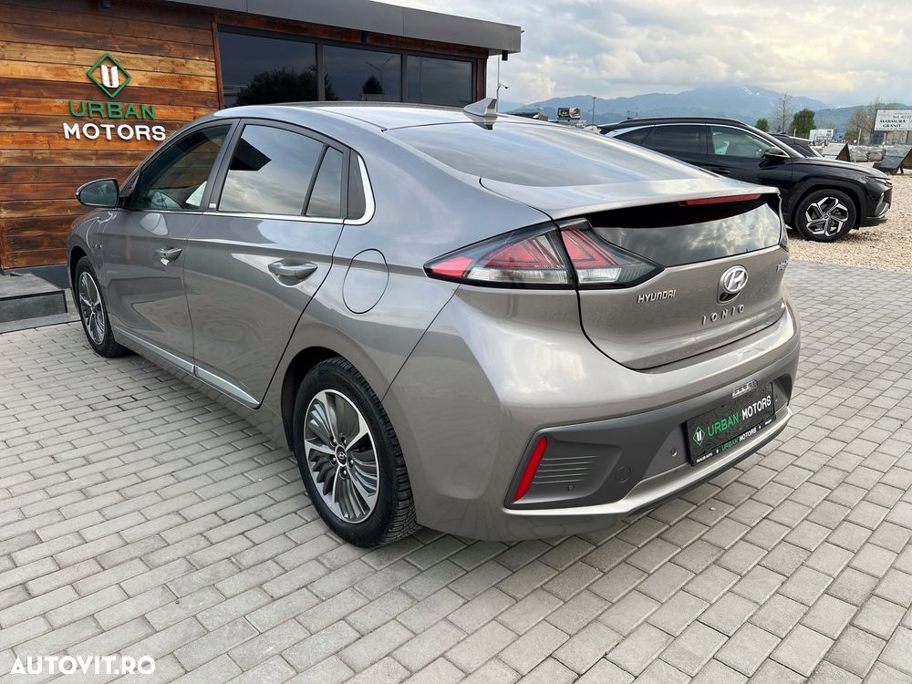 Hyundai IONIQ 1.6 GDI Premium - 11