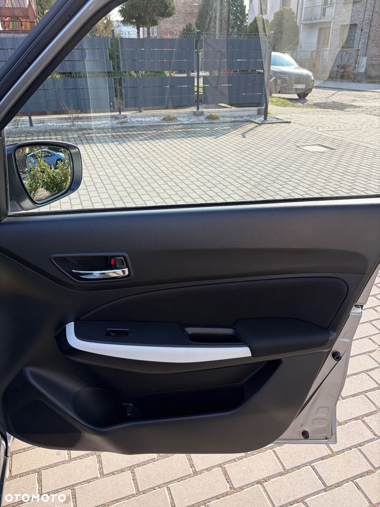 Suzuki Swift 1.2 Premium - 11