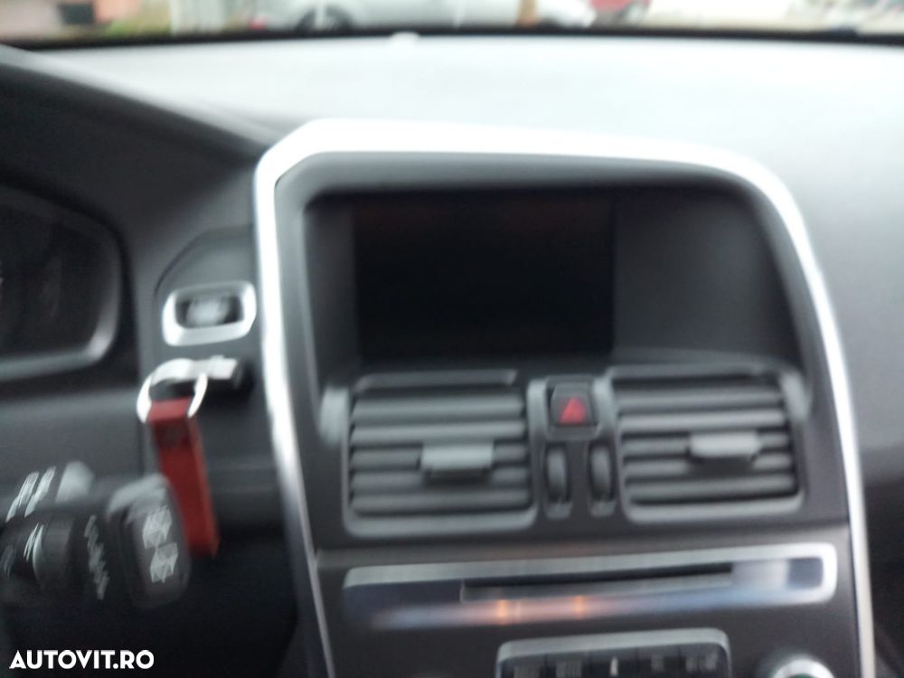 Volvo XC 60 D4 AWD Momentum - 7