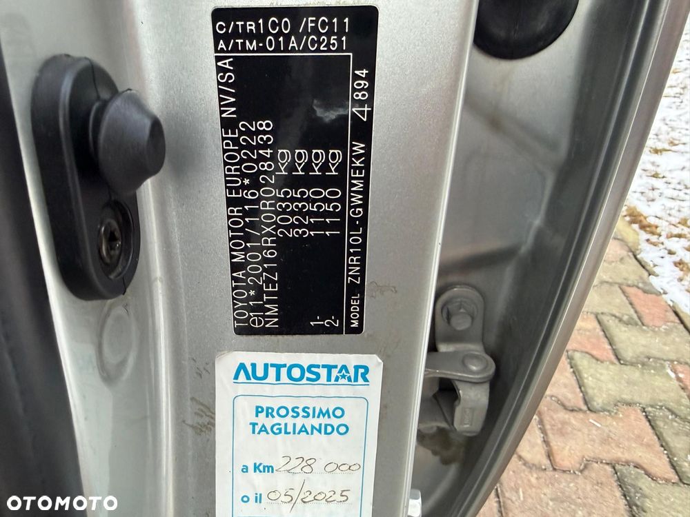 Toyota Corolla Verso - 4