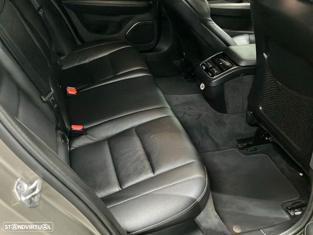Volvo V60 2.0 D3 Momentum Plus Geartronic - 17