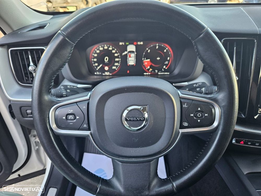 Volvo XC 60 2.0 D4 Momentum - 17