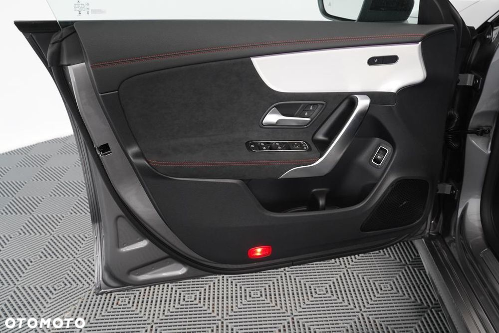 Mercedes-Benz CLA 200 mHEV AMG Line 7G-DCT - 10