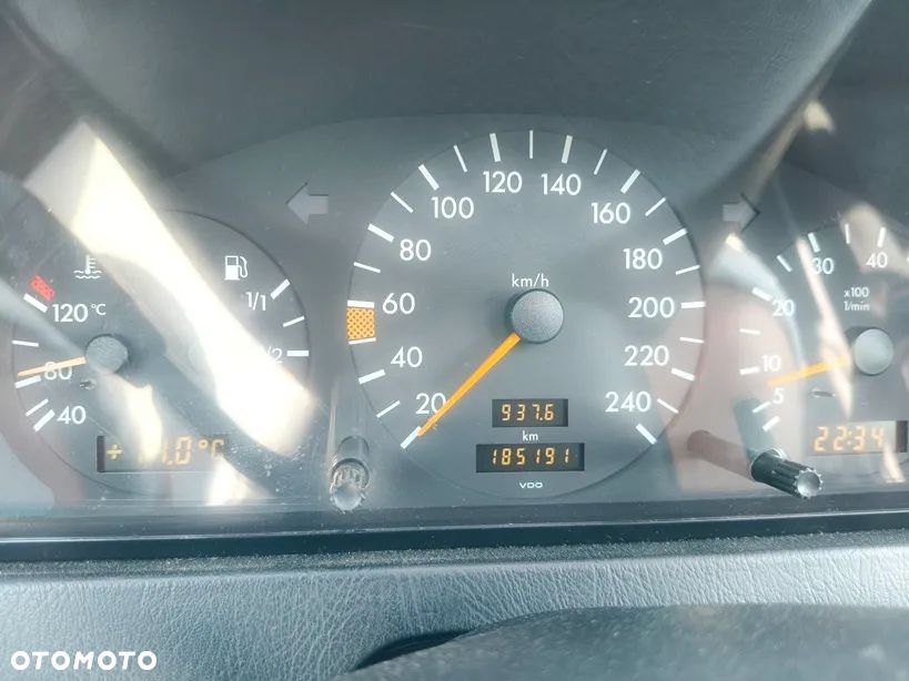 Mercedes-Benz Klasa C 180 Esprit - 12