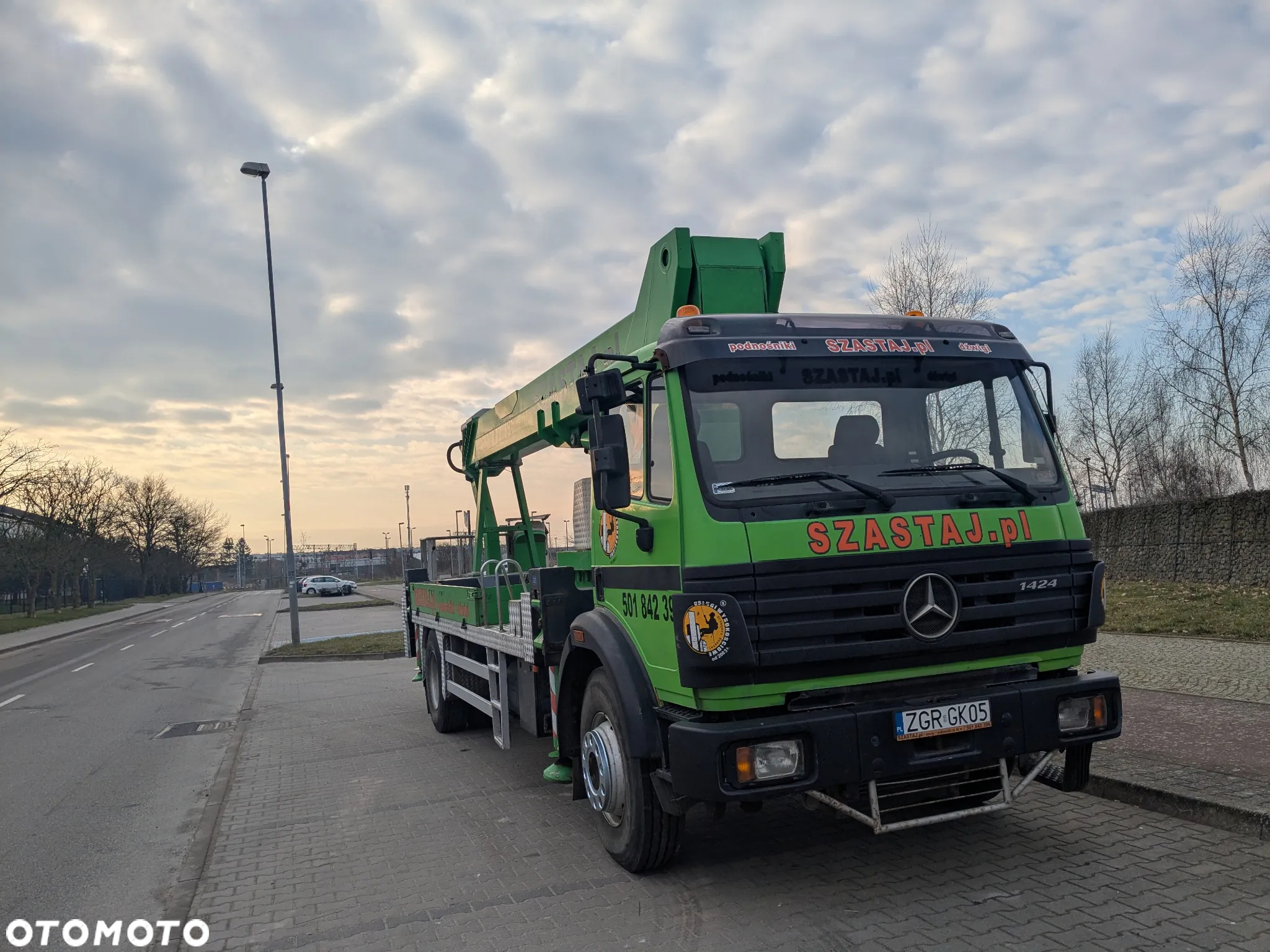 Mercedes-Benz Podnośnik Koszowy Wumag WT350 35 Metrów 29 w bok Pilot - 11