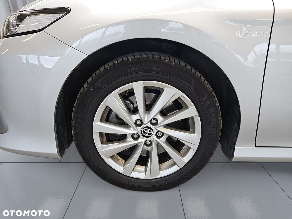 Toyota Camry 2.5 Hybrid Comfort CVT - 28