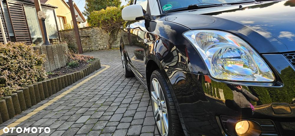 Suzuki Swift 1.3 Black and White - 17