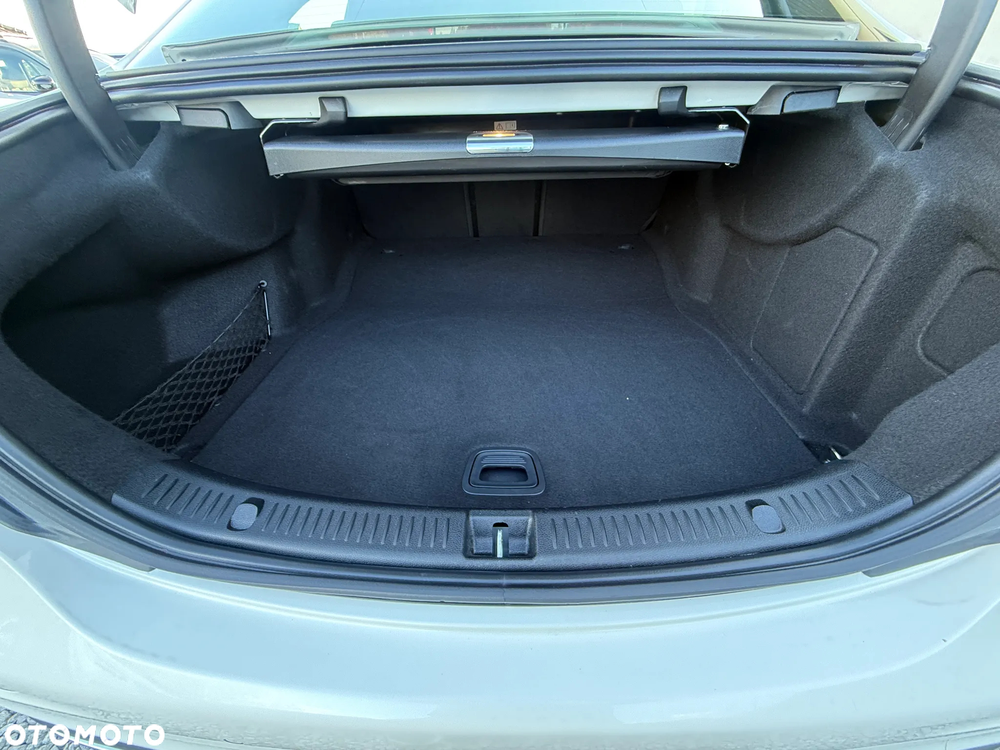 Mercedes-Benz Klasa E 220 d 4Matic T 9G-TRONIC AMG Line - 32