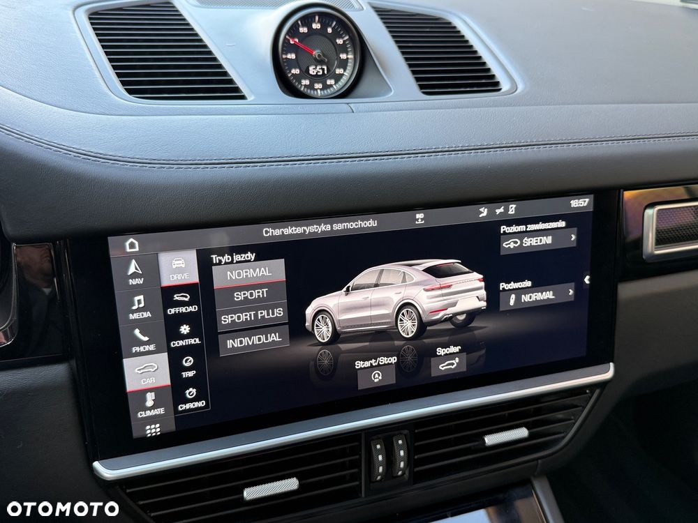 Porsche Cayenne - 16