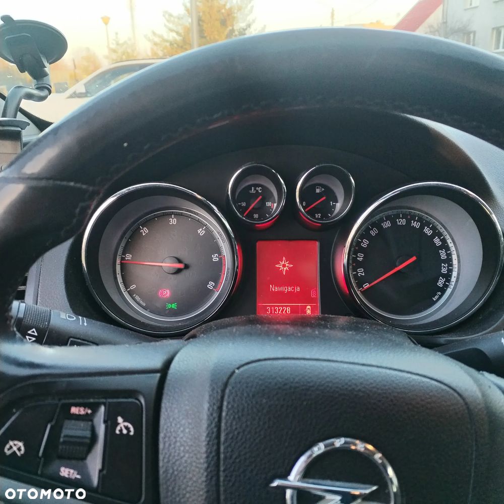 Opel Insignia 2.0 CDTI - 9