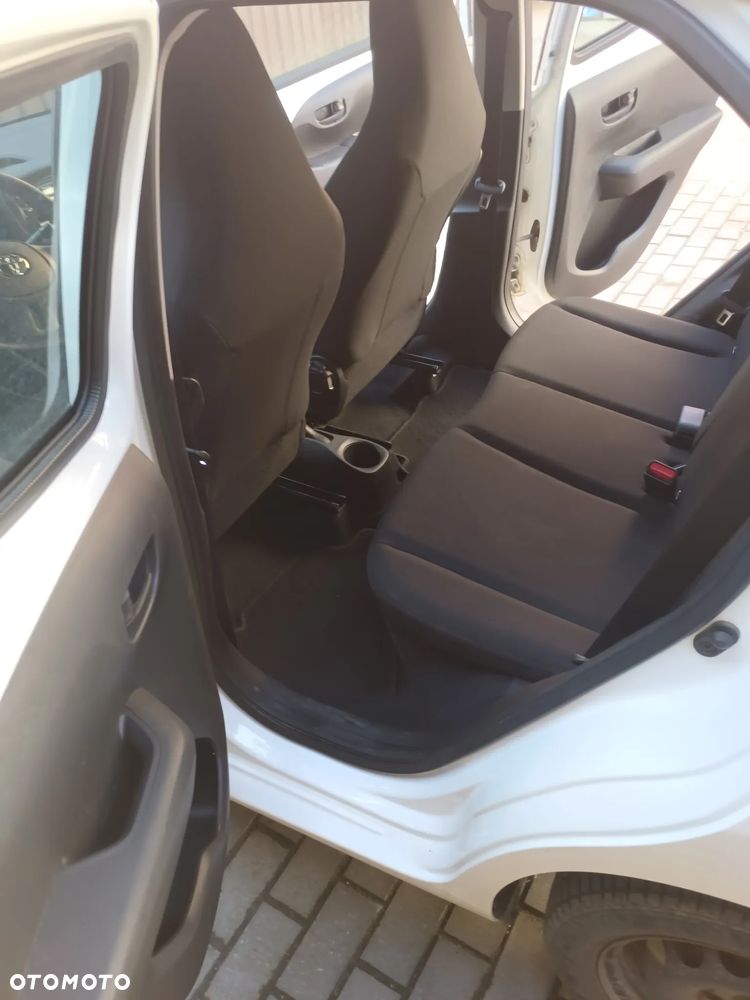 Toyota Aygo x - 19