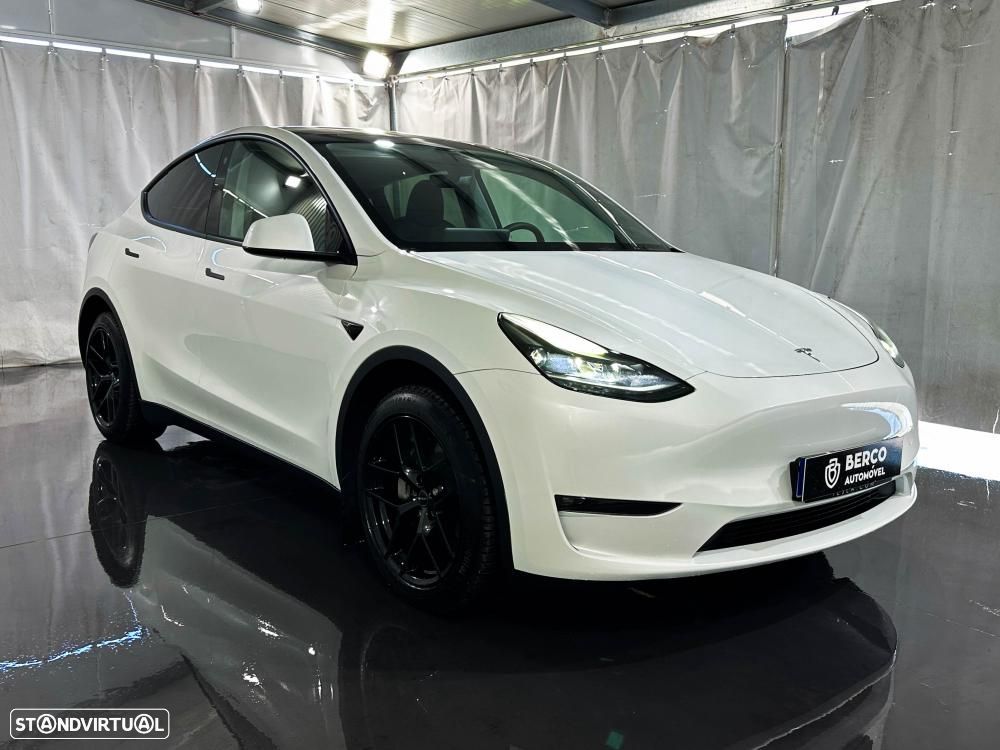 Tesla Model Y Long Range Dual Motor AWD - 4