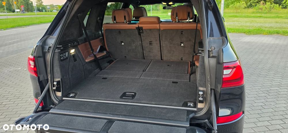 BMW X7 - 28