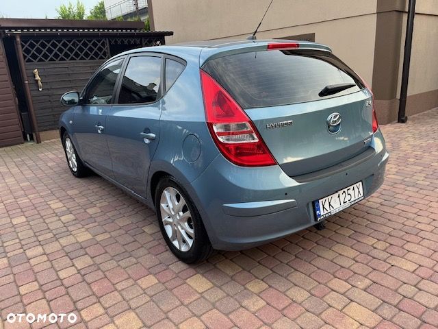 Hyundai i30 2.0 Premium - 4