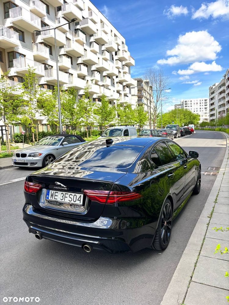 Jaguar XE 2.0 P300 AWD R-Dynamic HSE - 4