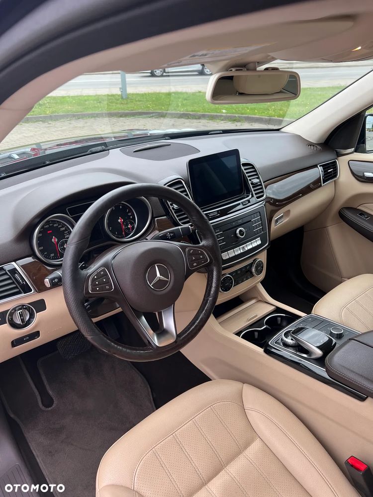 Mercedes-Benz GLE - 12