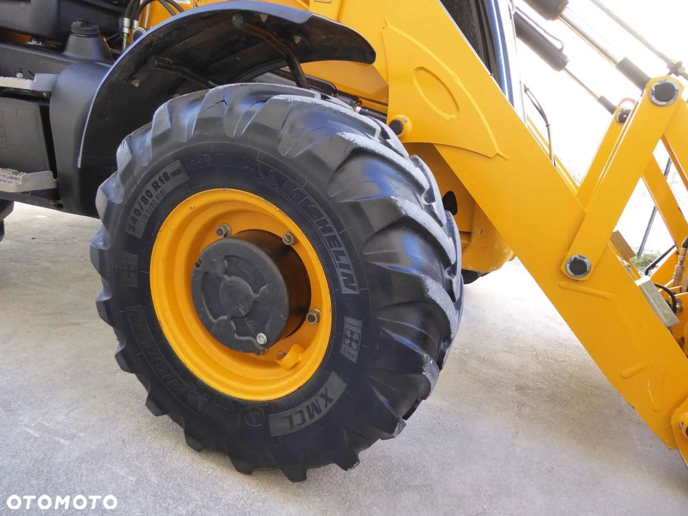 JCB 3CX - 9