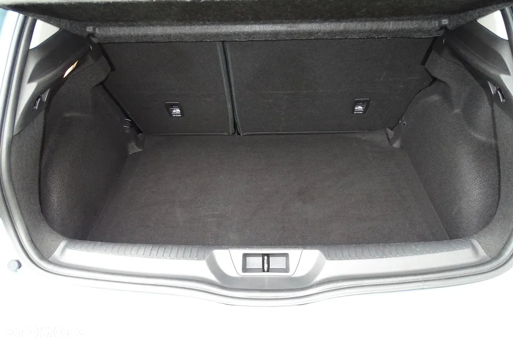 Renault Megane ENERGY TCe 140 EDC LIMITED - 21