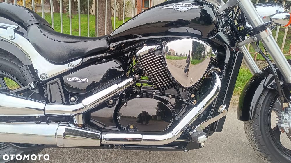 Suzuki Intruder - 16