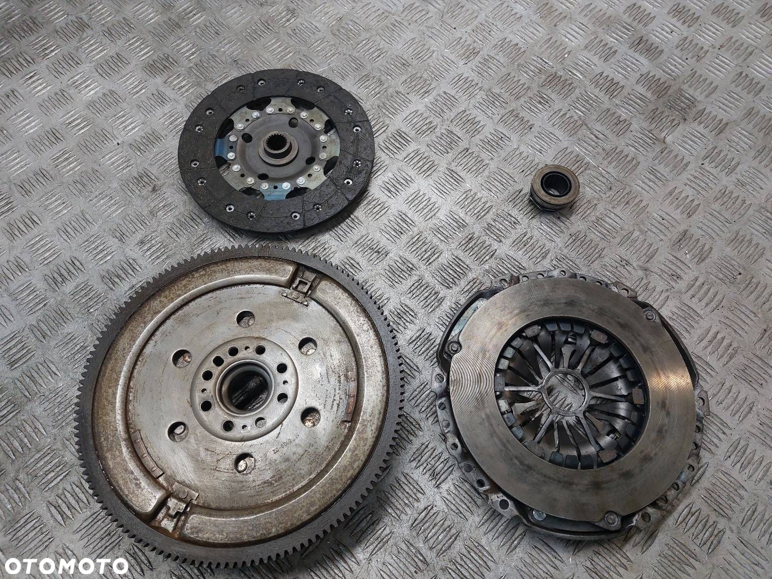 KOŁO DWUMASOWE + TARCZA + DOCISK CITROEN C5 I LIFT 2.0 HDI 415022510 - 4