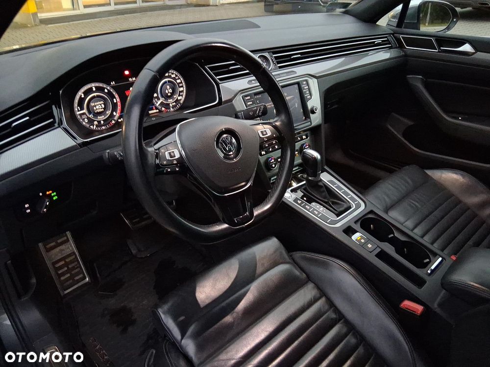 Volkswagen Passat - 10