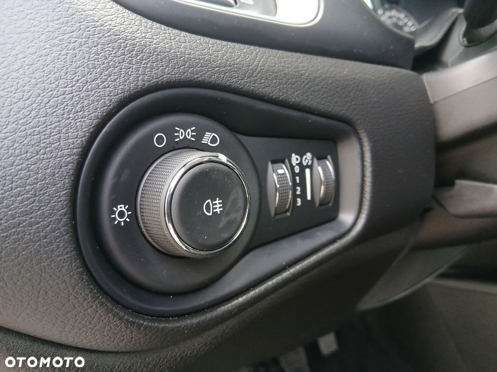 Jeep Renegade - 33
