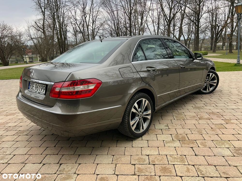 Mercedes-Benz Klasa E 200 CDI DPF BlueEFFICIENCY Automatik Elegance - 2
