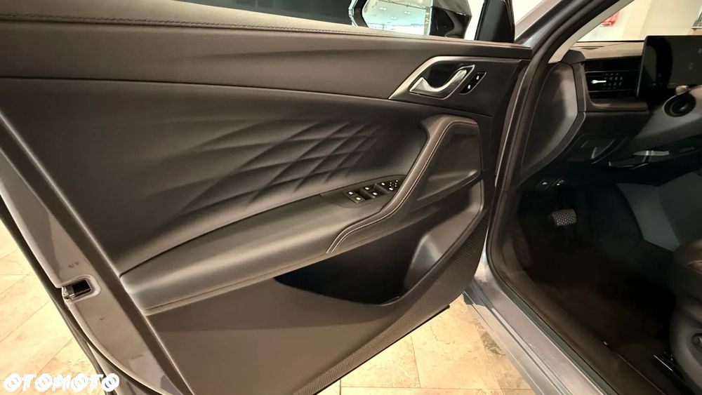 MG HS 1.5 T-GDI Exclusive DCT - 8