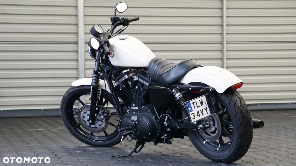 Harley-Davidson Sportster Iron 883 - 11