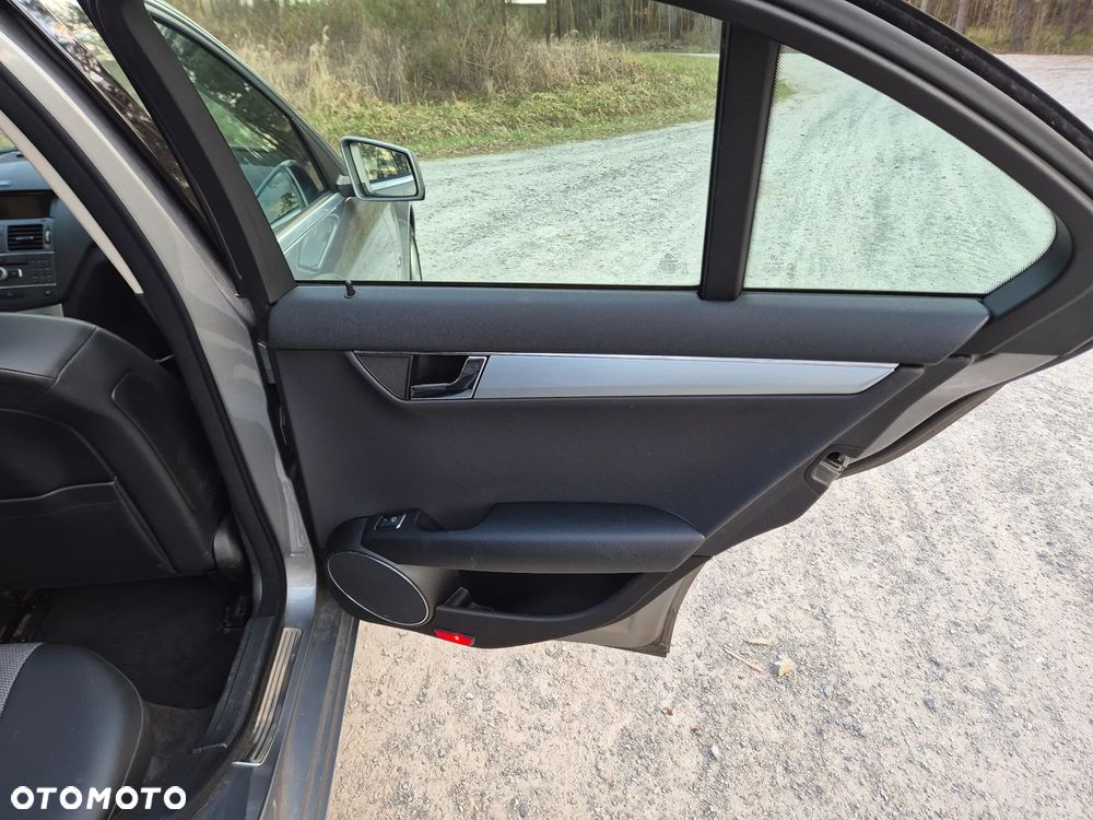 Mercedes-Benz Klasa C - 33