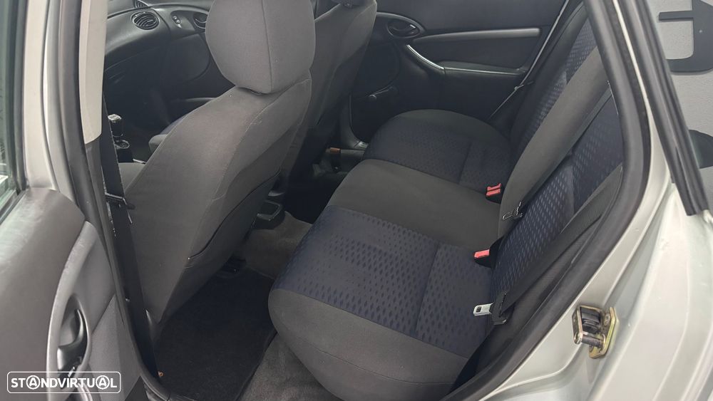 Ford Focus SW 1.8 TDdi Ghia - 27