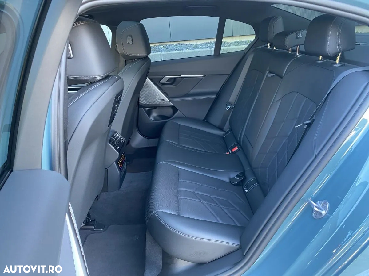 BMW Seria 5 520i AT MHEV - 5