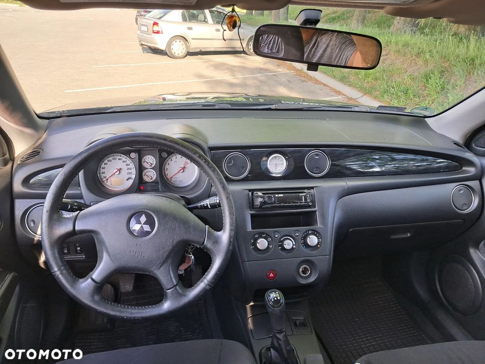 Mitsubishi Outlander 2.0 Comfort 4WD - 10