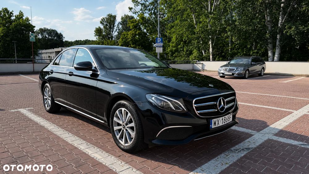 Mercedes-Benz Klasa E 220 d 4-Matic Business Edition 9G-TRONIC - 2