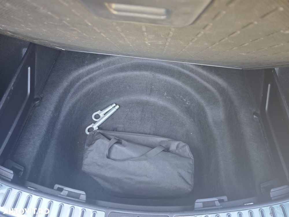 Toyota Corolla 1.8 HSD Exclusive interior Negru - 33