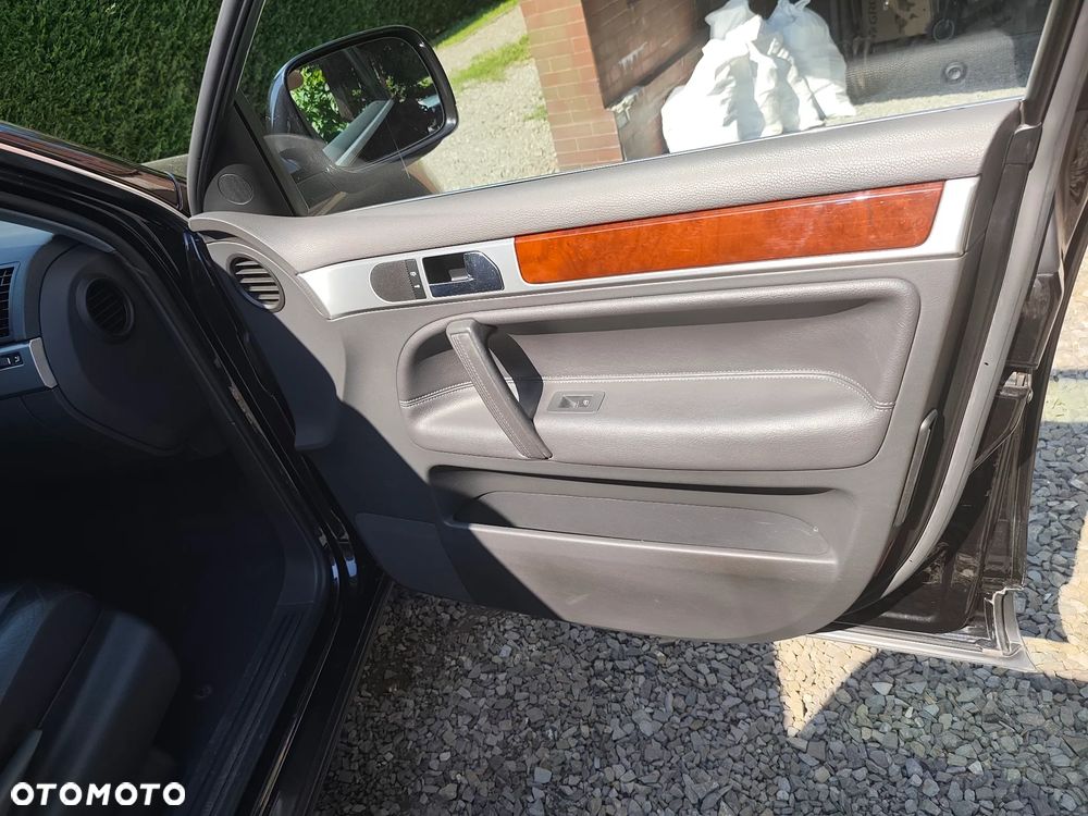 Volkswagen Touareg 2.5 R5 TDI Tiptr - 8