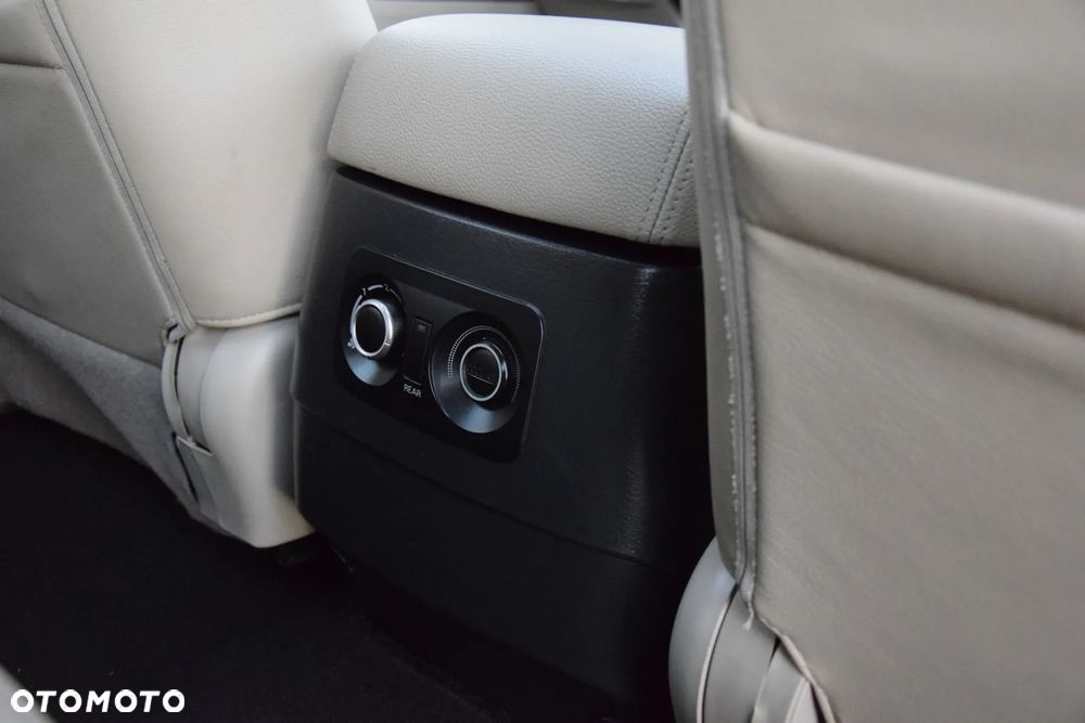 Mitsubishi Pajero - 15