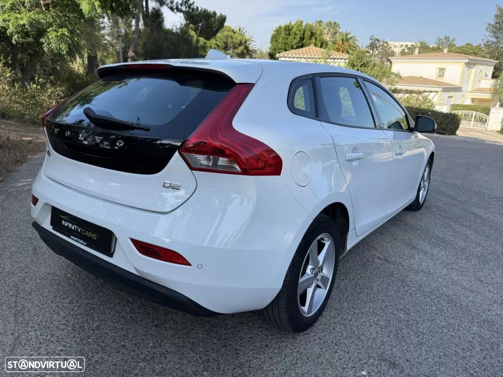 Volvo V40 2.0 D2 Momentum - 5