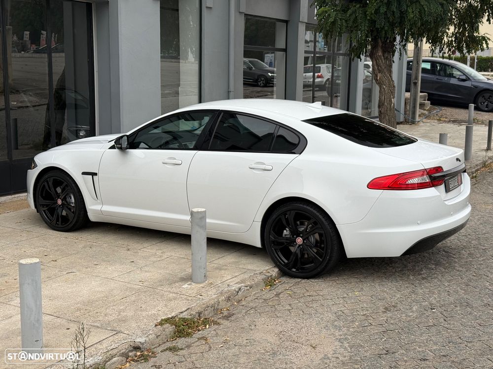 Jaguar XF 2.2 - 9