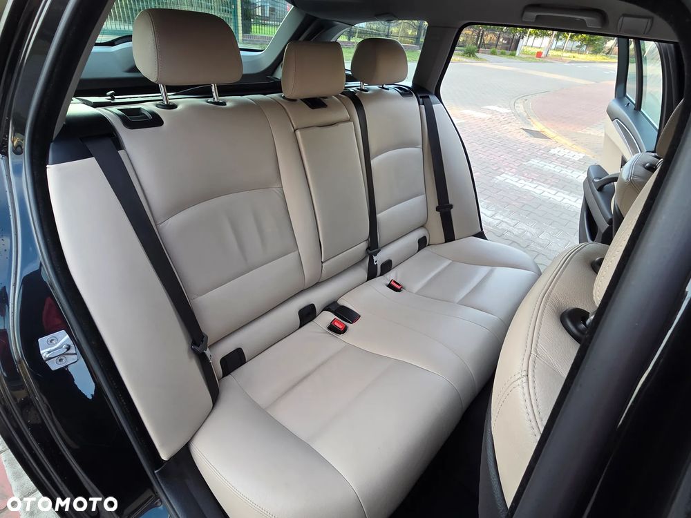 BMW Seria 5 520d - 25