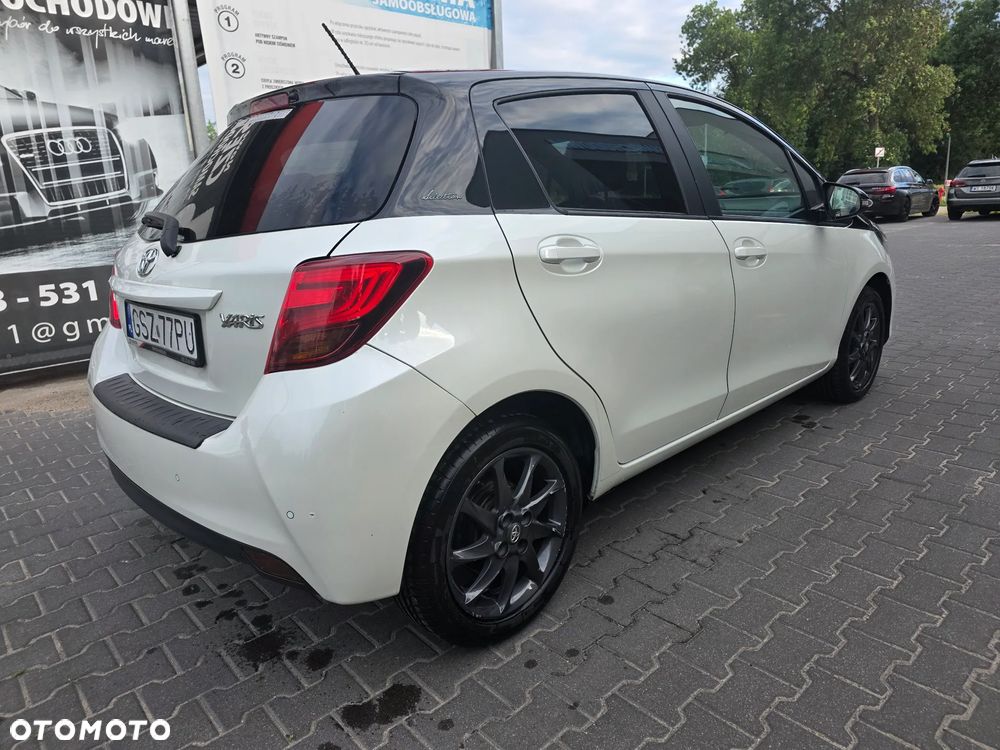 Toyota Yaris 1.33 Selection Platinum - 4