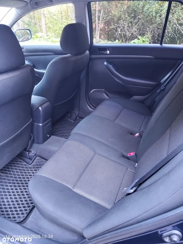 Toyota Avensis 2.2 D-CAT Sol - 5