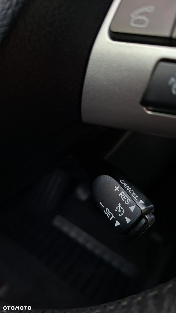Toyota Auris 1.6 Executive - 25