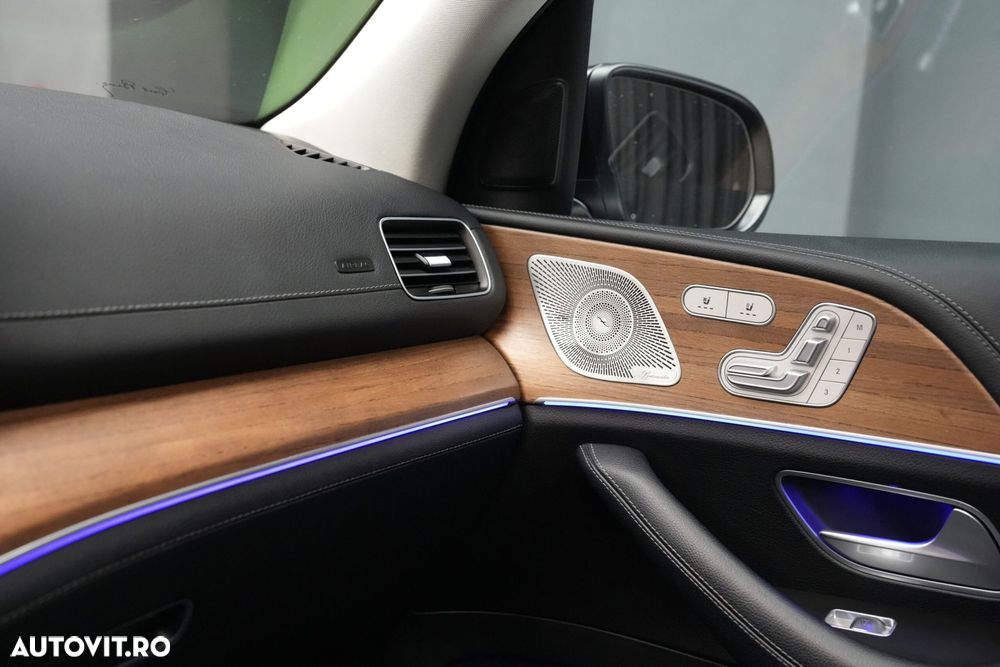 Mercedes-Benz GLS - 23