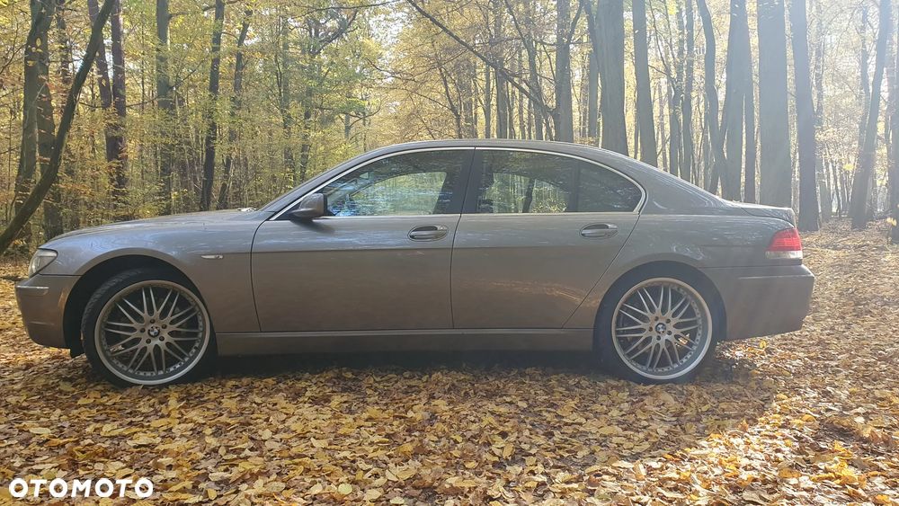 BMW Seria 7 740i - 7
