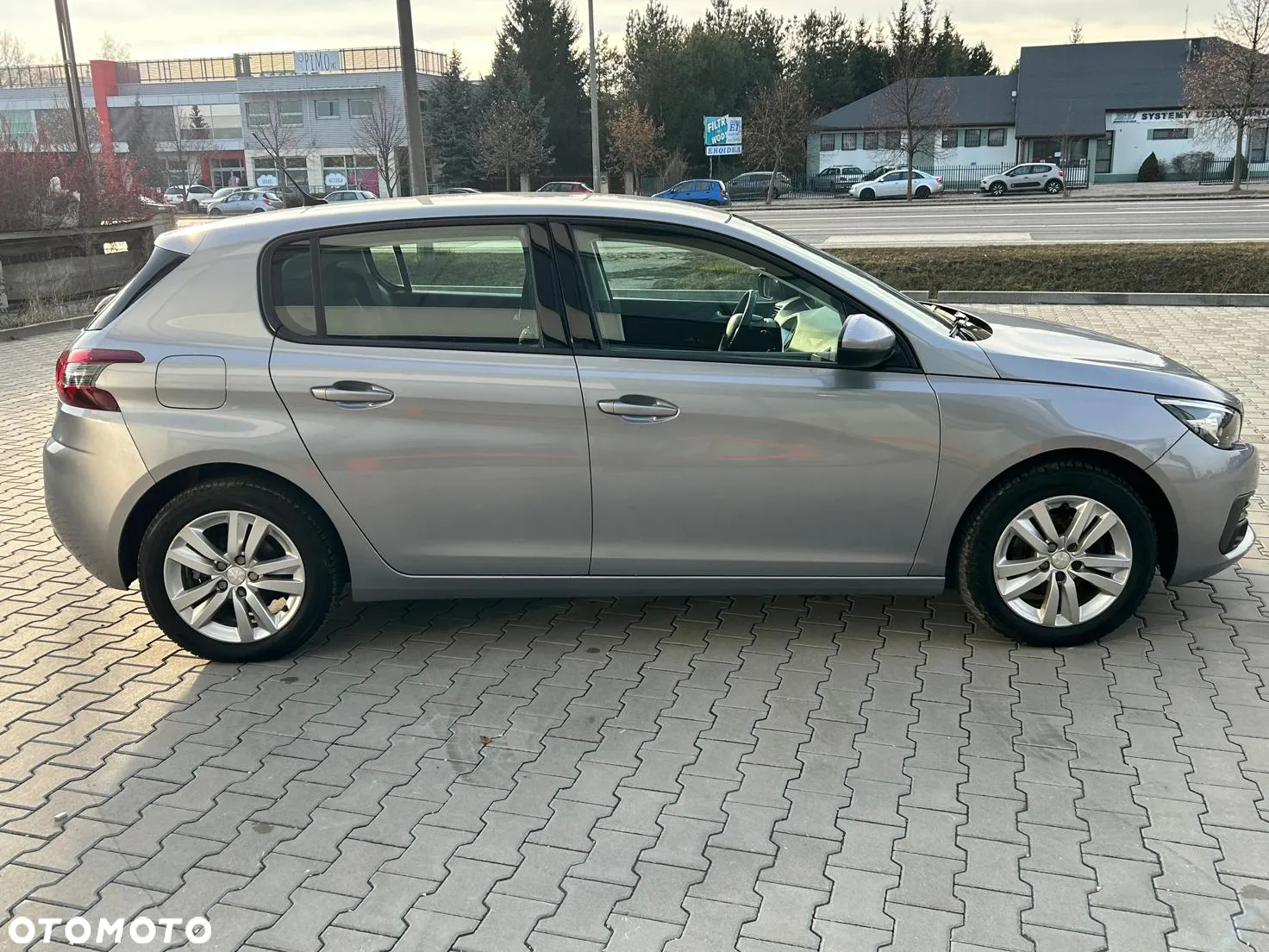 Peugeot 308 1.5 BlueHDi Allure S&S - 8